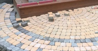 Укладка плитки на крыльцо в Михайловке по цене от 813 руб. за м² | ТротуарнаяПлитка
