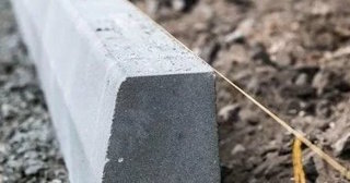 Установка бордюров для тротуарной плитки в Михайловке - цена от 813 руб.