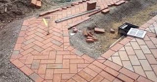 Укладка тротуарной плитки в Михайловке в октябре