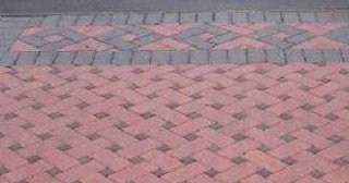 Укладка тротуарной плитки на старое бетонное основание в Михайловке в октябре
