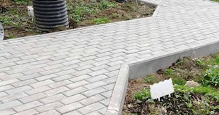Профессиональная укладка брусчатки в Михайловке в октябре
