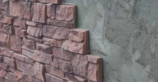 Качественная отделка цоколя фундамента снаружи в Михайловке в октябре